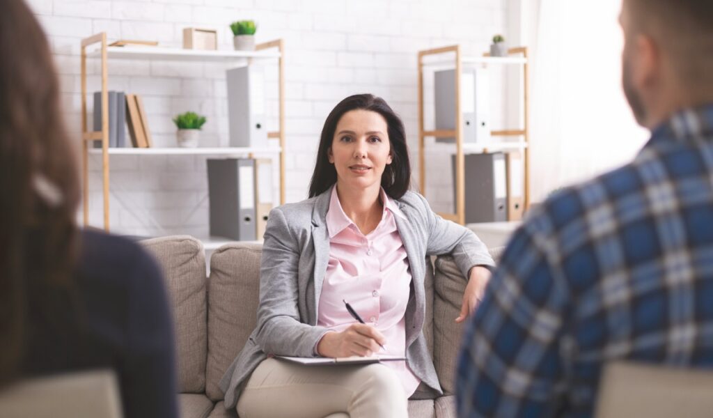 Therapist doing dbt therapy in fresno.