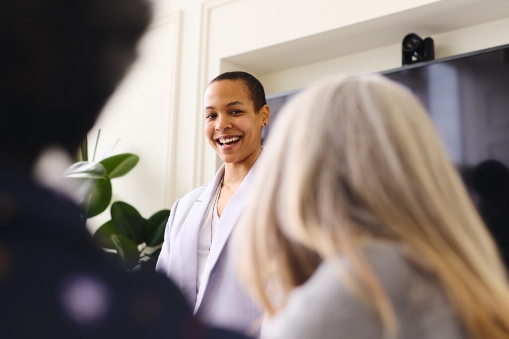 Female therapist in a cbt therapy session in fresno, california.