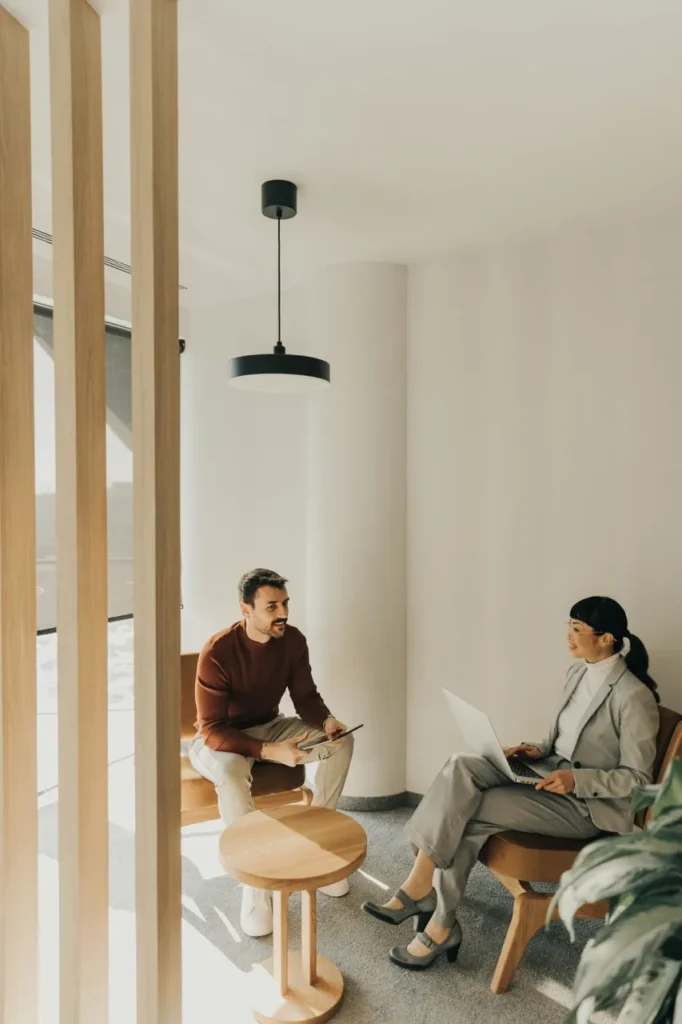 Female therapist doing dbt therapy in fresno.